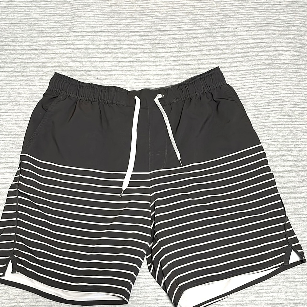Vuori shorts swim